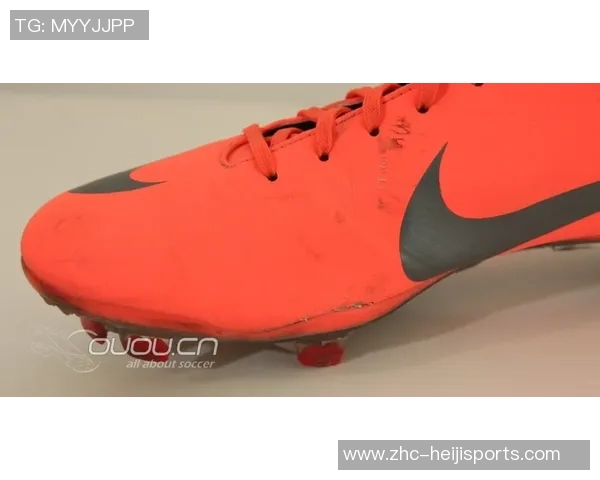 前锋选择足球鞋的关键要素与推荐款式解析 前锋选择足球鞋的关键要素与推荐款式解析